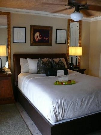 Island House - Exclusive LGBTQIA+ Resort