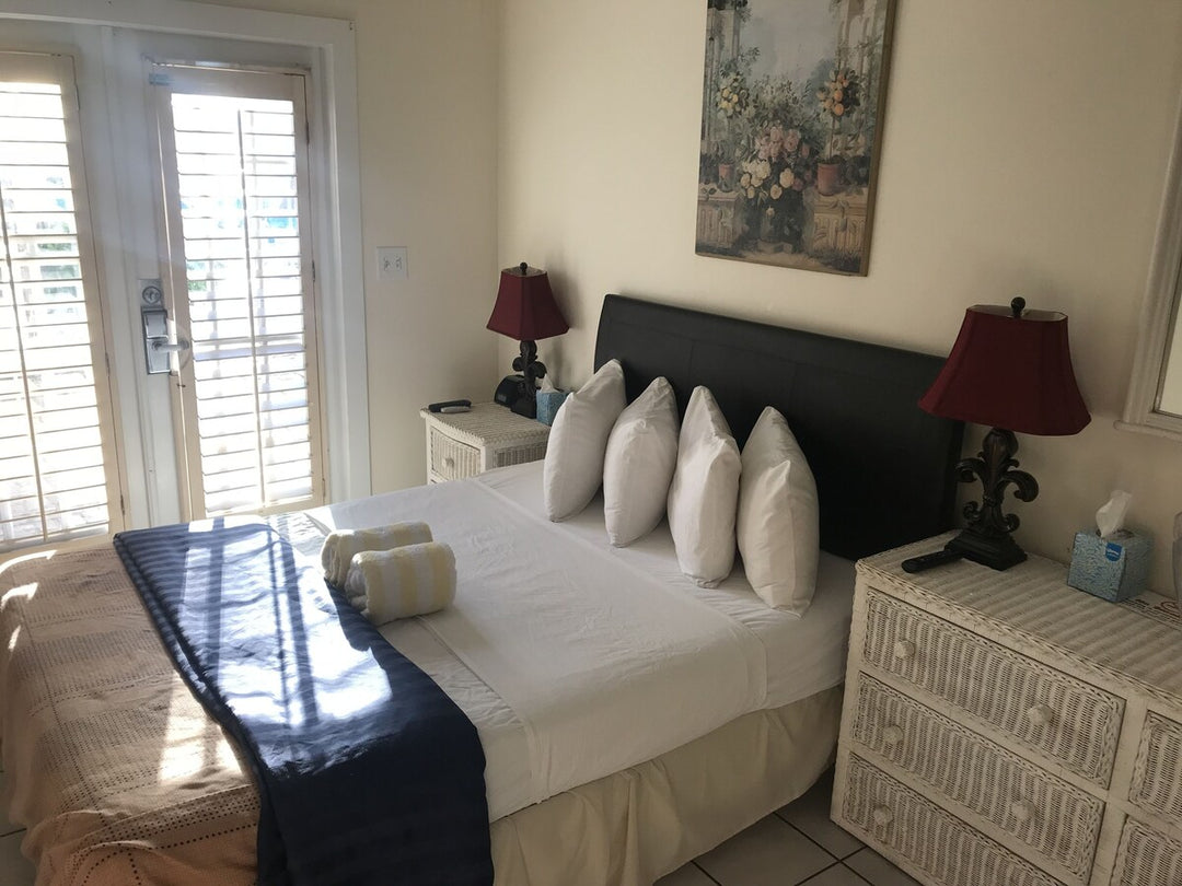 New Orleans House - Gay Guesthouse Bar