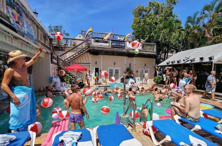New Orleans House - Gay Guesthouse Bar