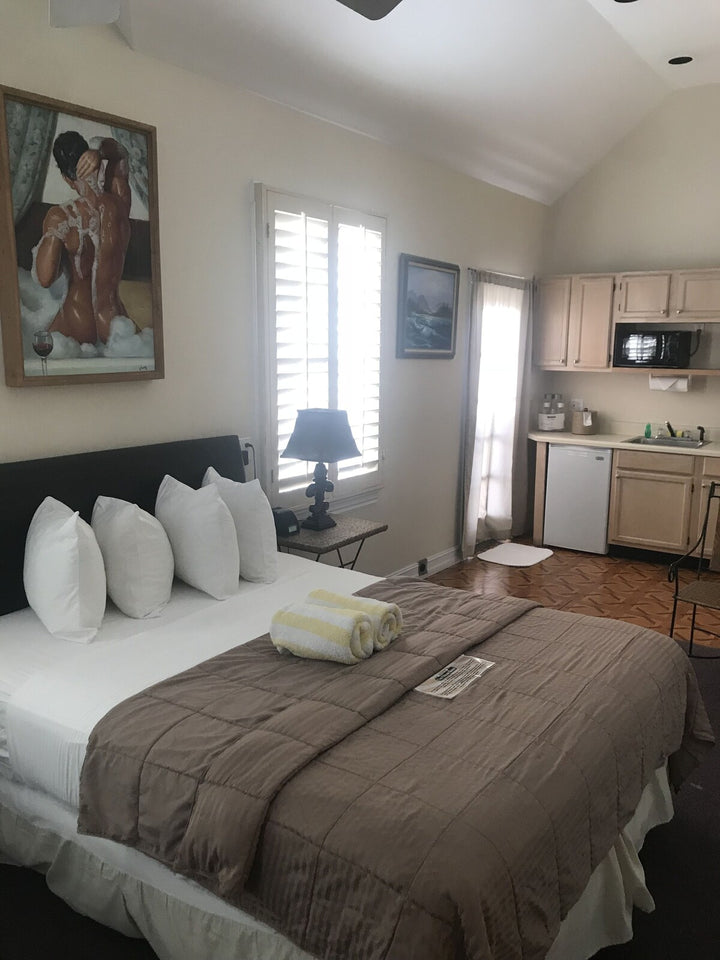 New Orleans House - Gay Guesthouse Bar